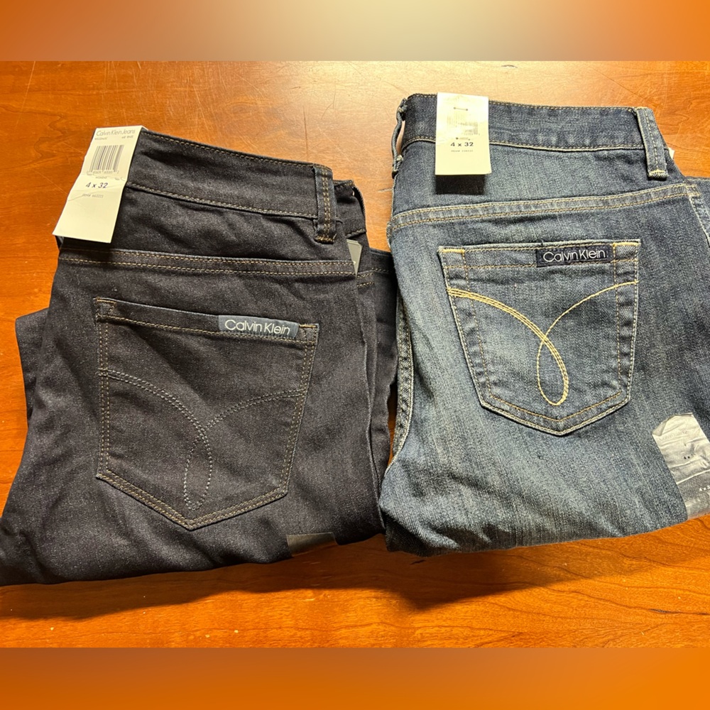 Calvin Klein Jeans 2 pairs 4x32
